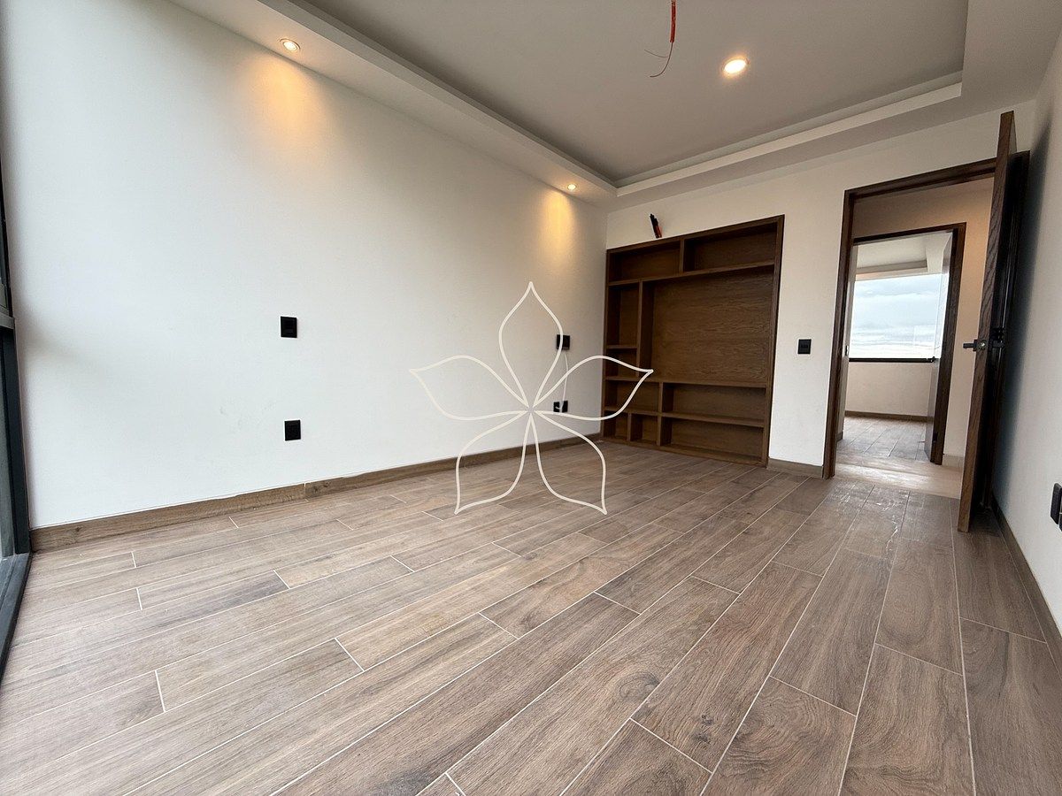 12 of 21: Habitación secundaria