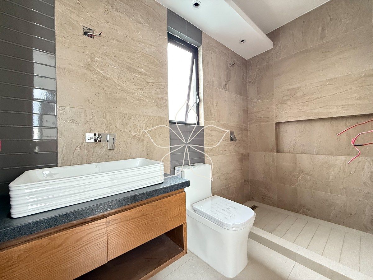 14 of 21: Baño completo