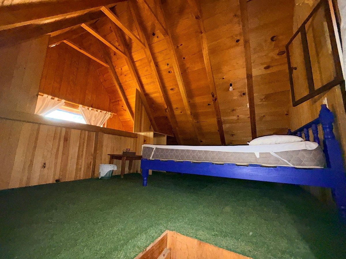 5 of 8: tapanco alto