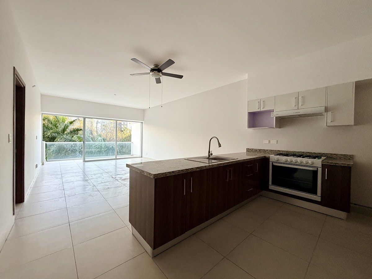 Venta Departamento en Via Montejo de 3 recámaras