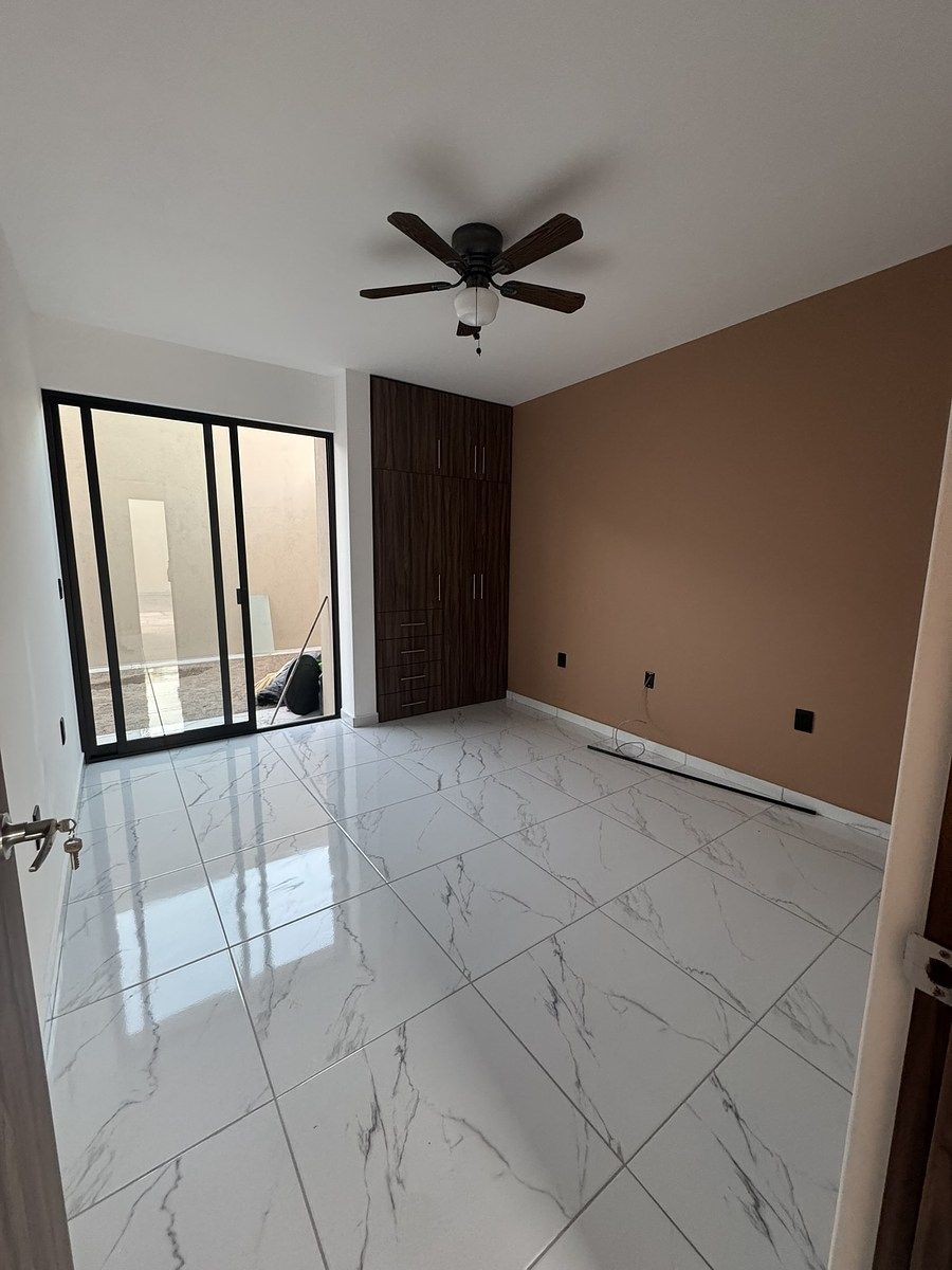 CASA EN VENTA de 4 recámaras en el Condado Corregidora Querétaro