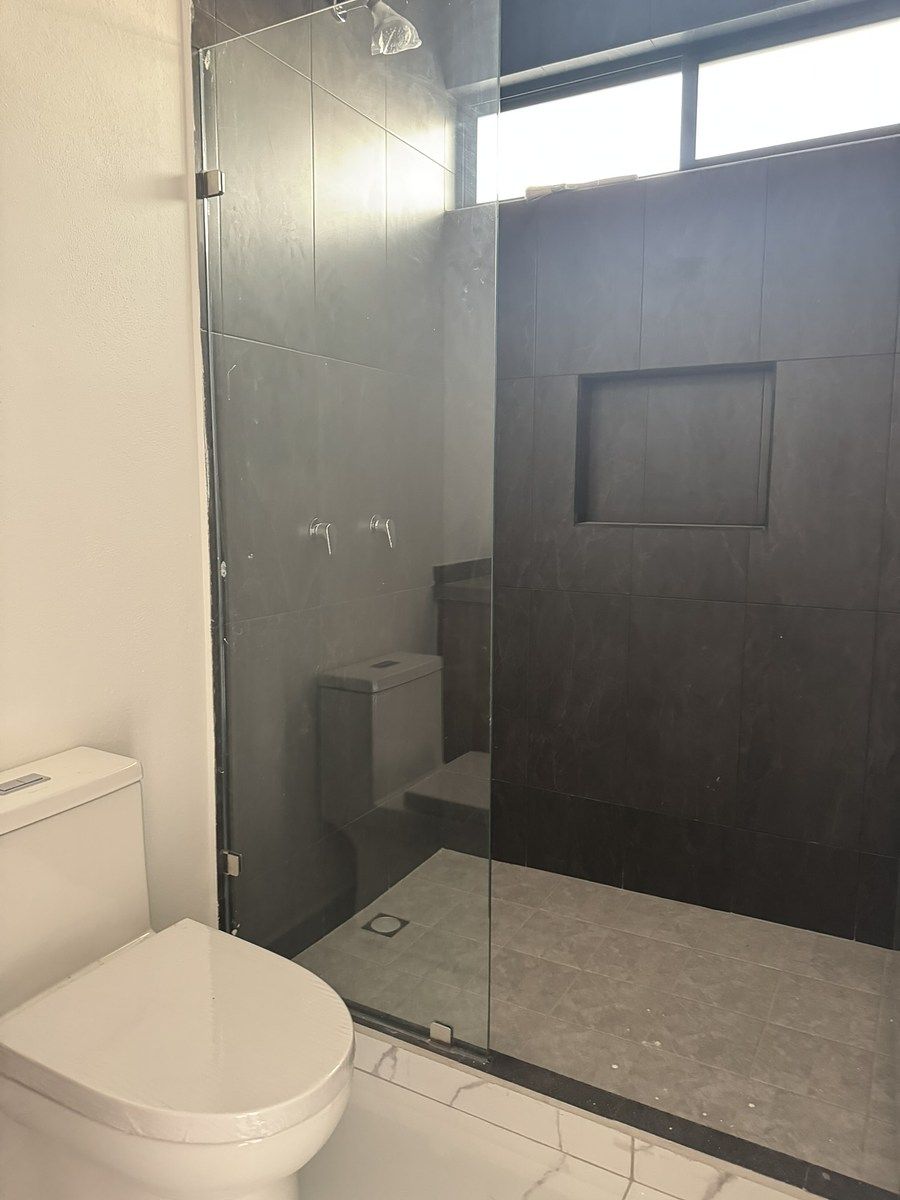 CASA EN VENTA de 4 recámaras en el Condado Corregidora Querétaro