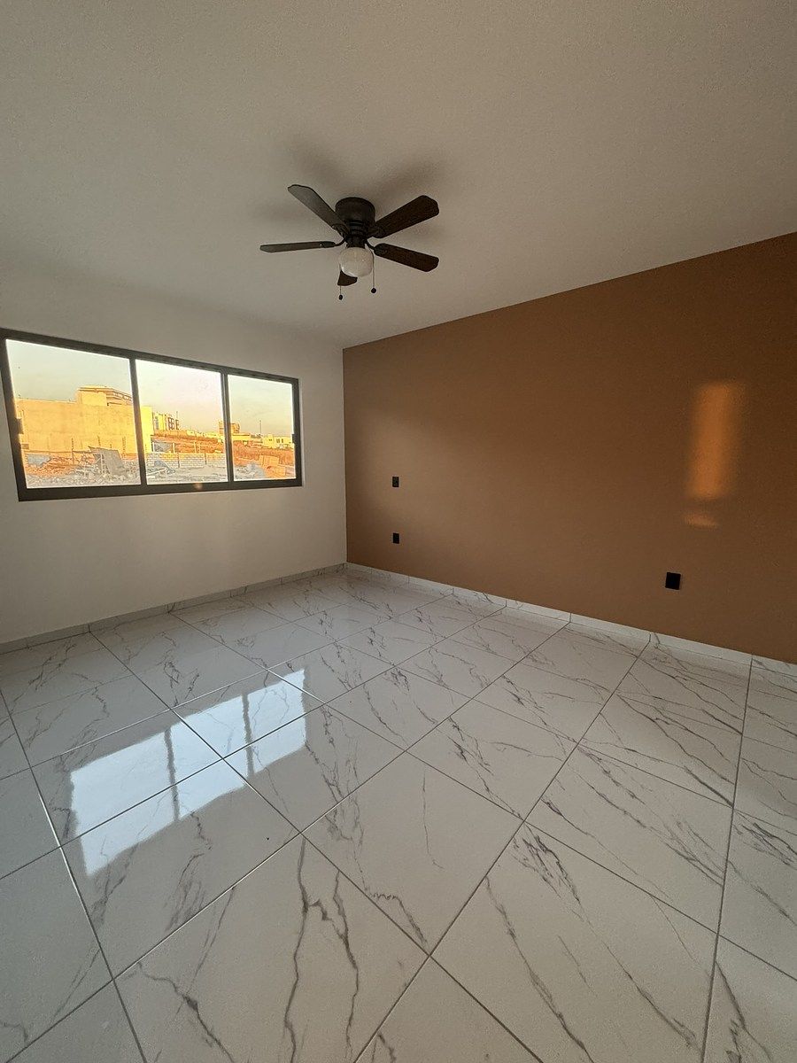 CASA EN VENTA de 4 recámaras en el Condado Corregidora Querétaro