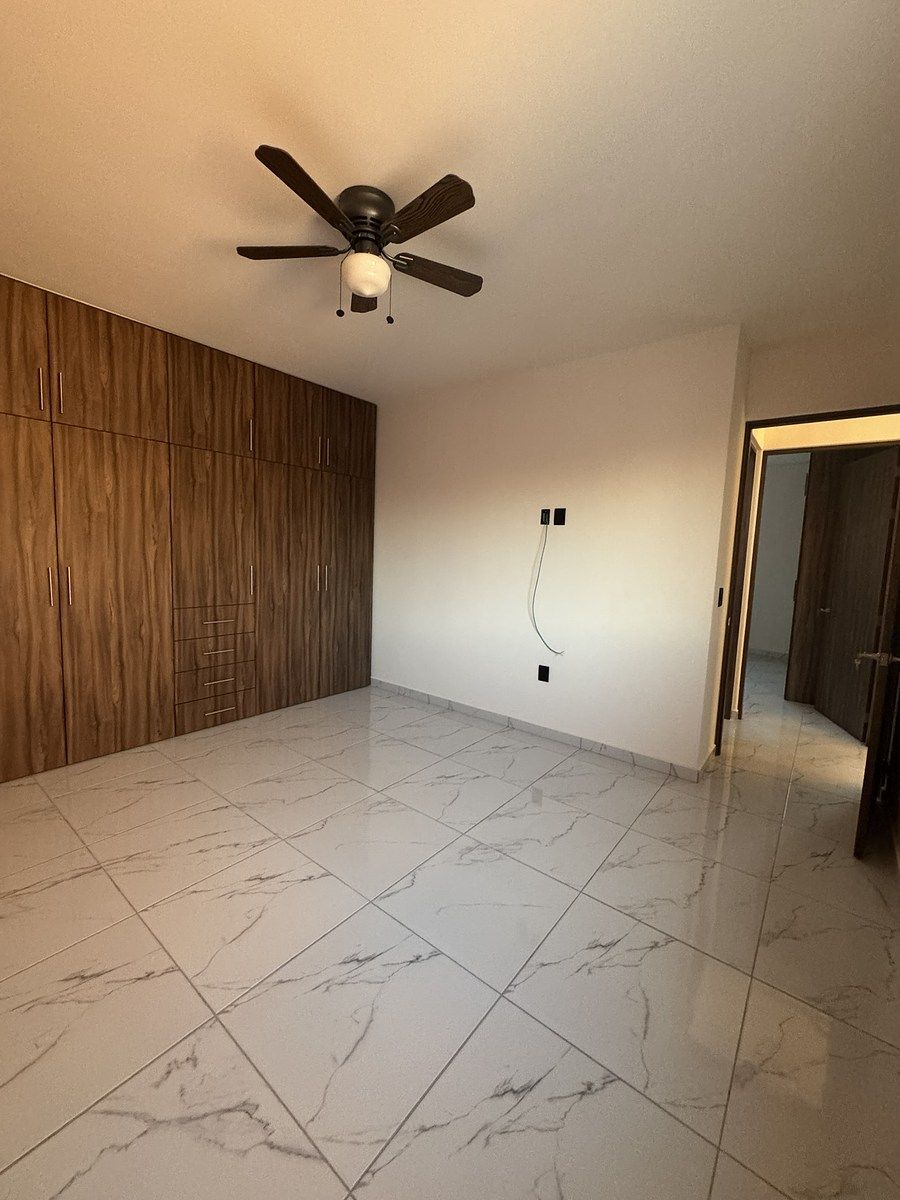 CASA EN VENTA de 4 recámaras en el Condado Corregidora Querétaro