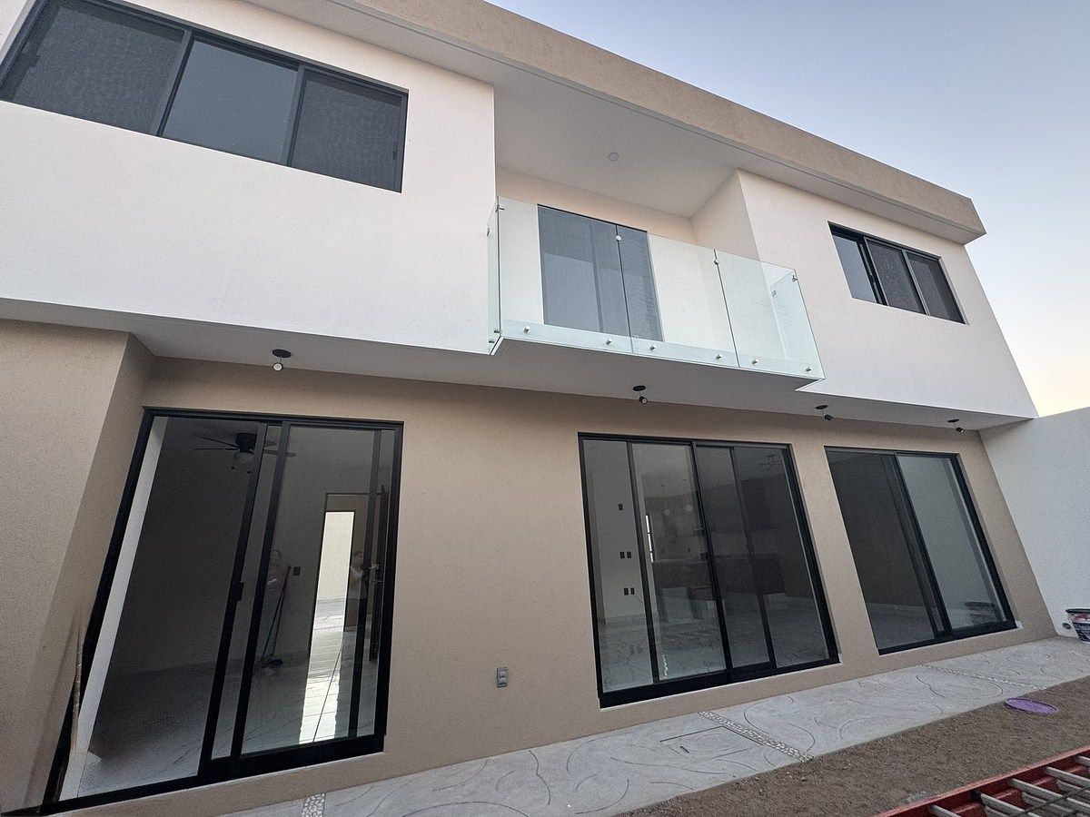 CASA EN VENTA de 4 recámaras en el Condado Corregidora Querétaro