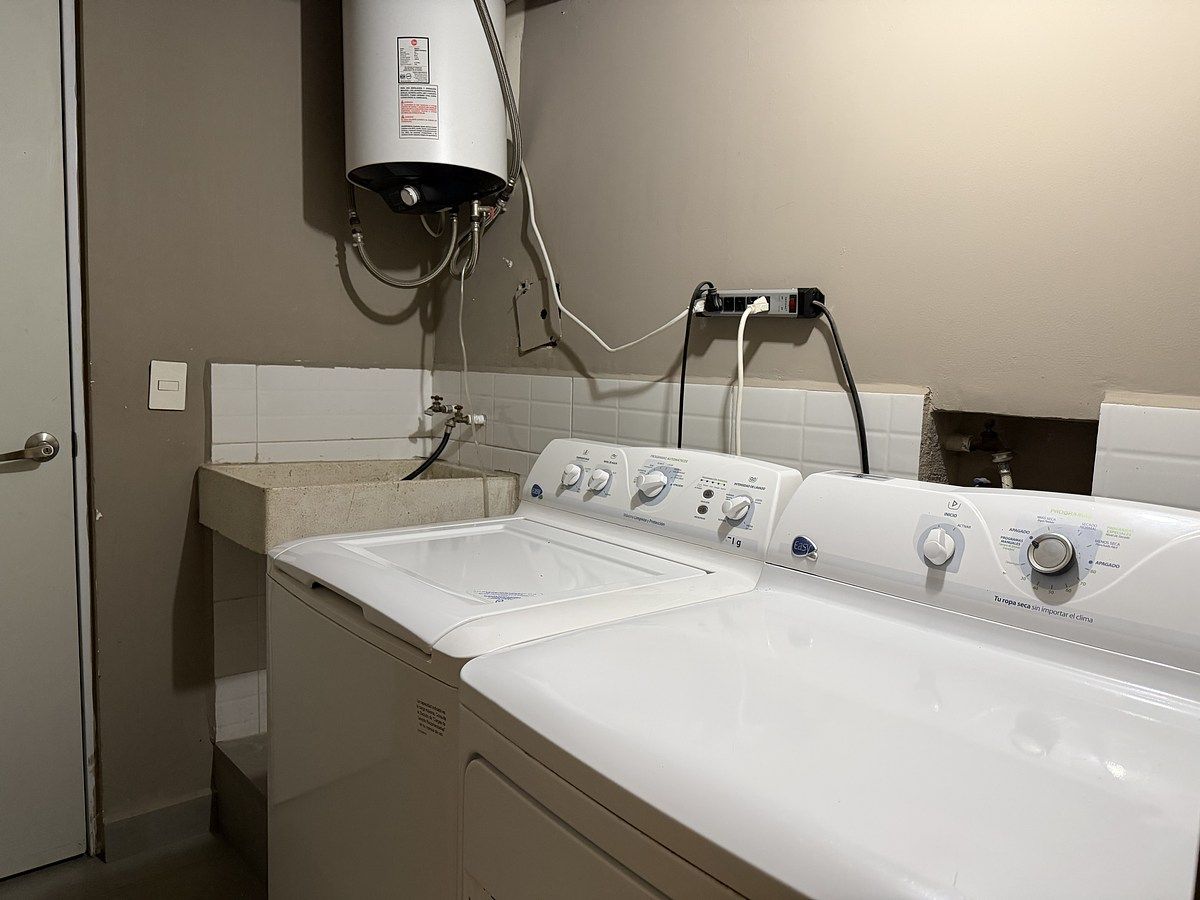 12 de 30: Lavandería equipada y baño de servicio completo