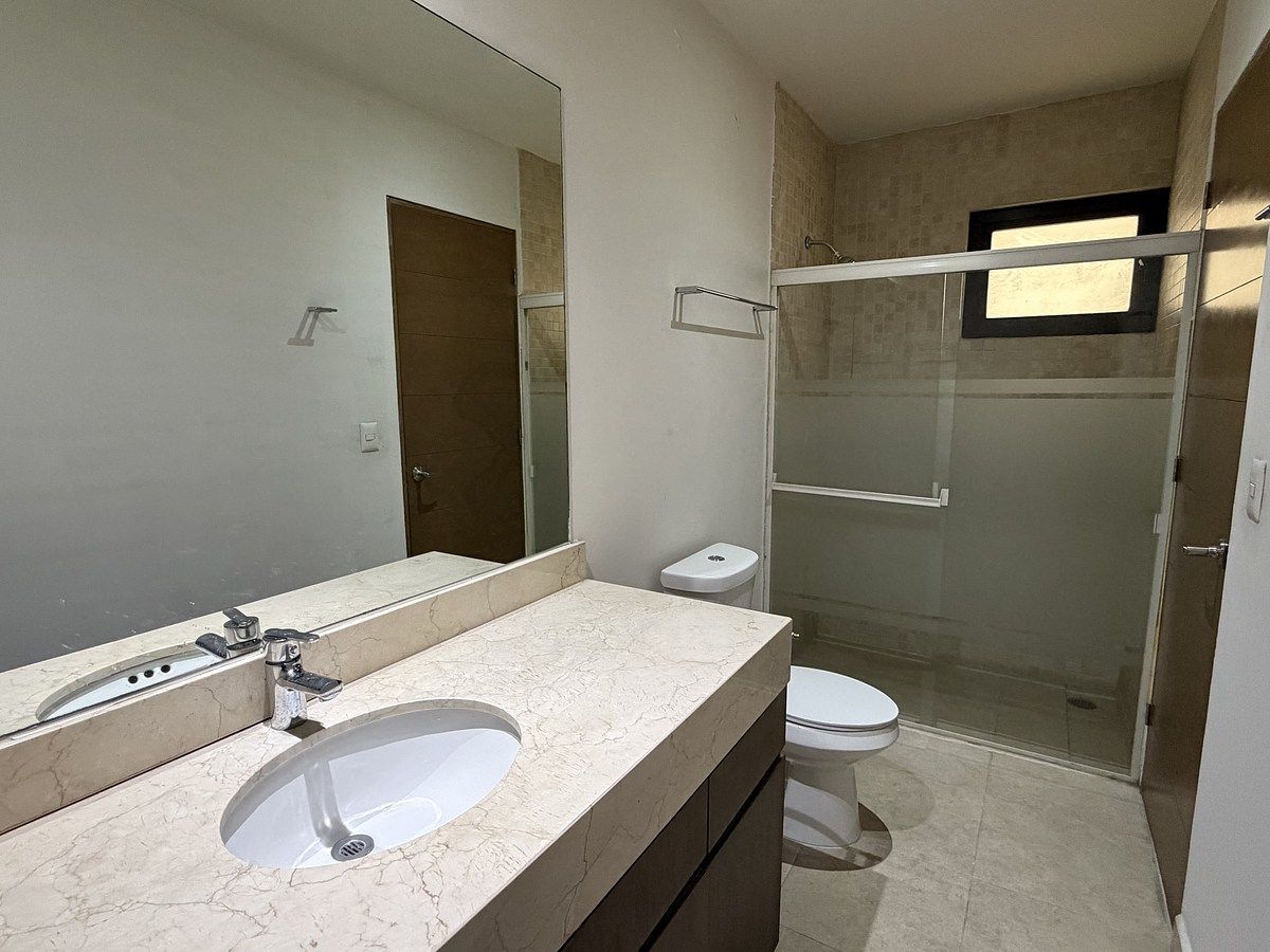 10 de 30: Baño de la recámara secundaria