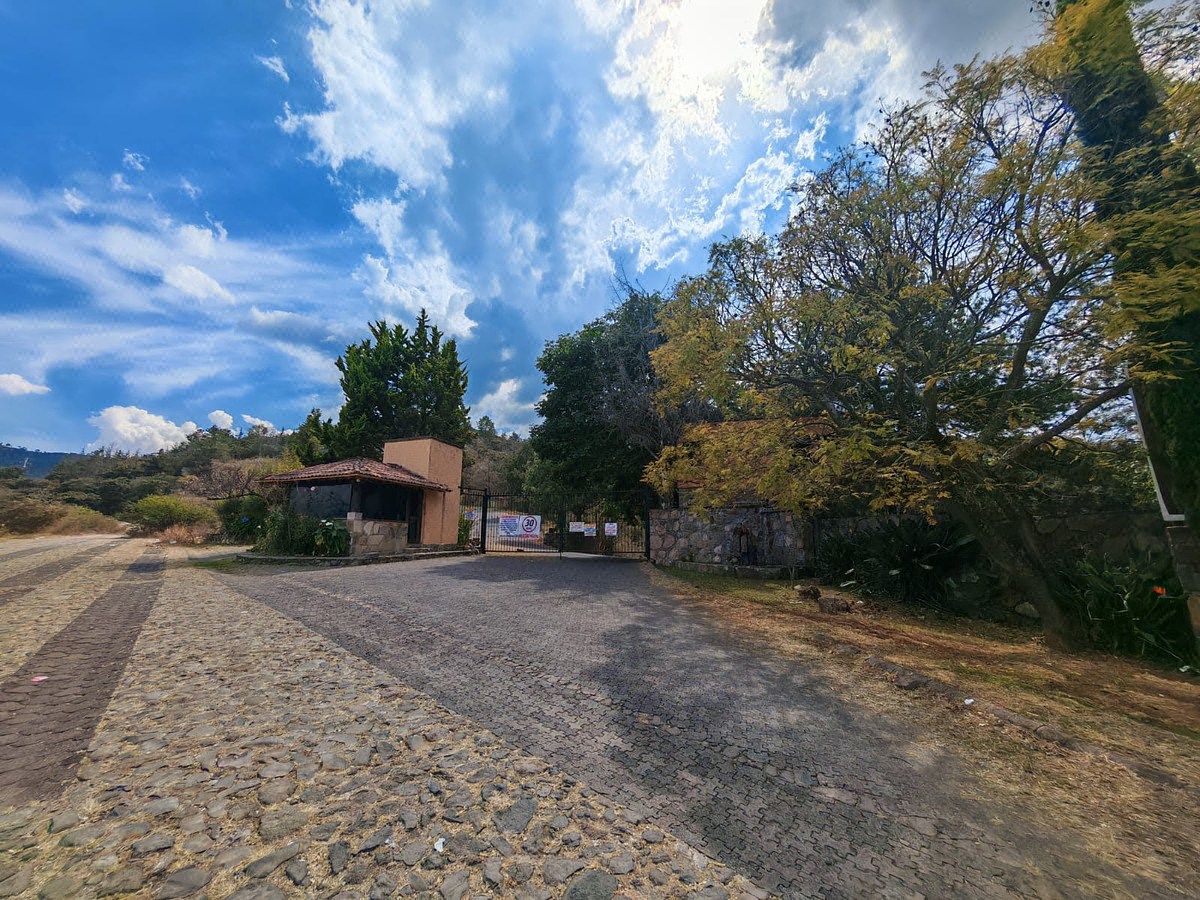 Terreno residencial amplio con vista a la ciudad