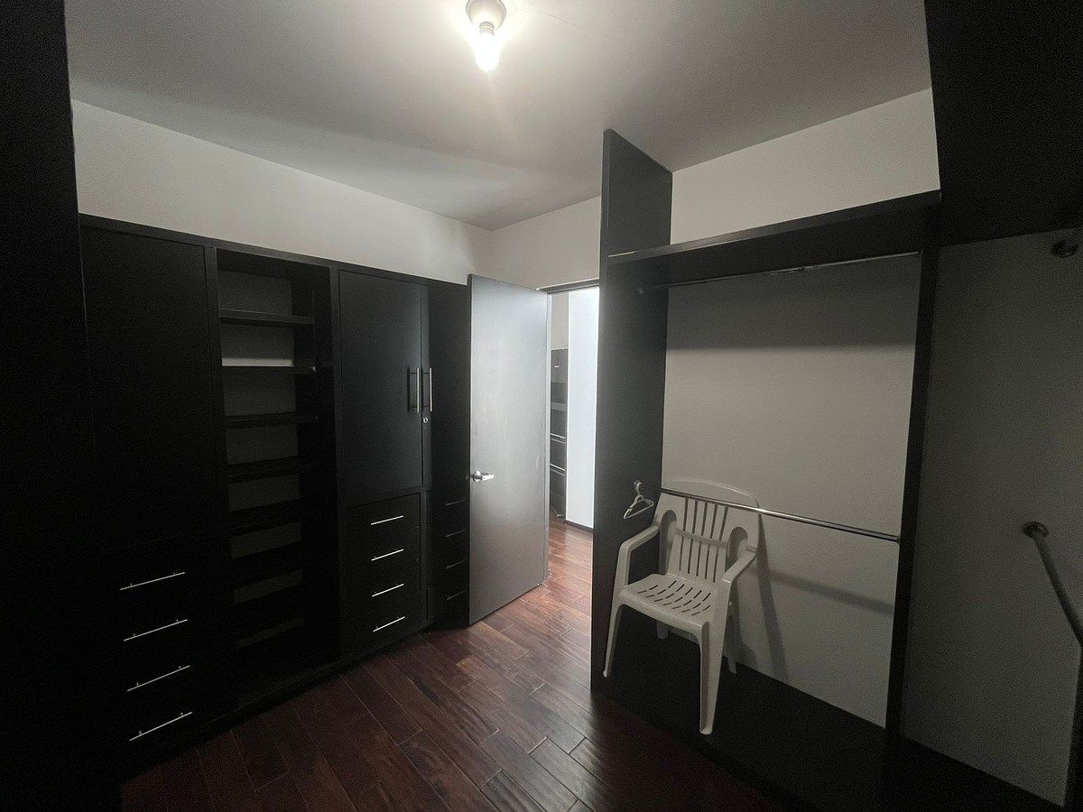 13 de 27: Armario Recámara Principal