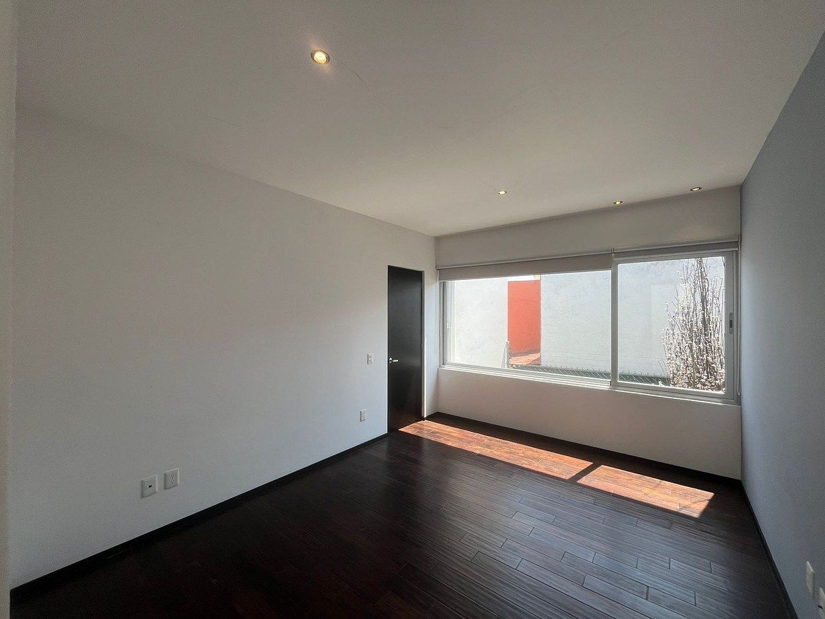 21 de 27: Cuarta Recámara