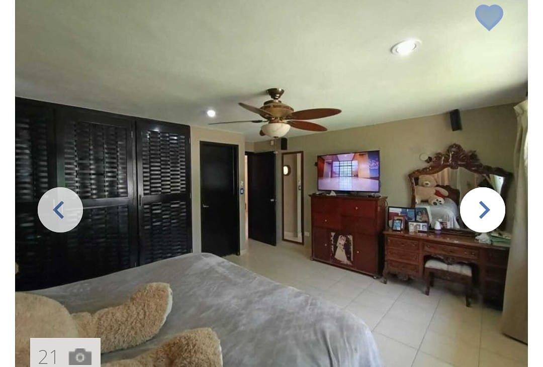 5 of 18: Habitación