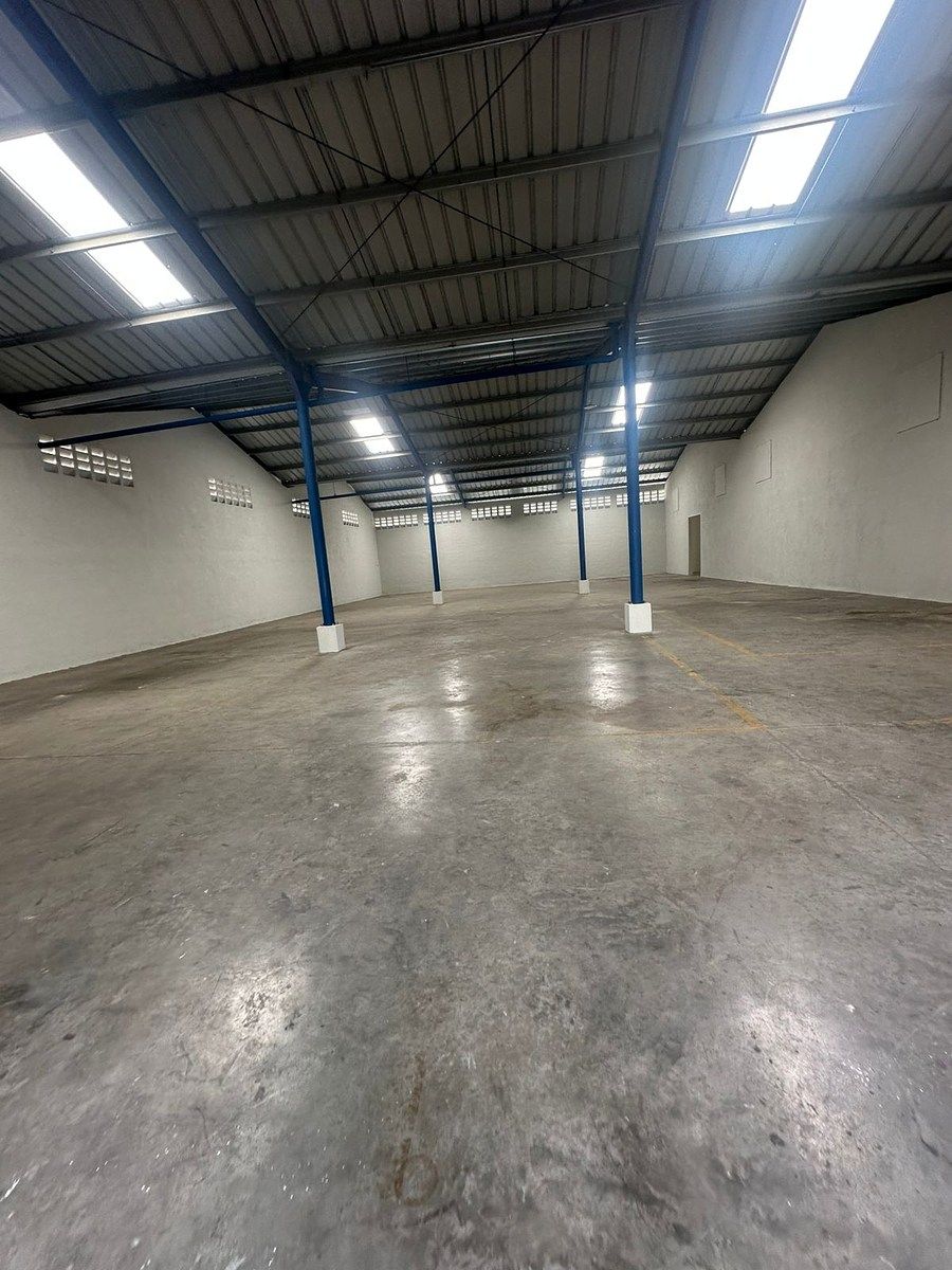 Nave en San Isidro, Santo Domingo Este, foto 2 de 13