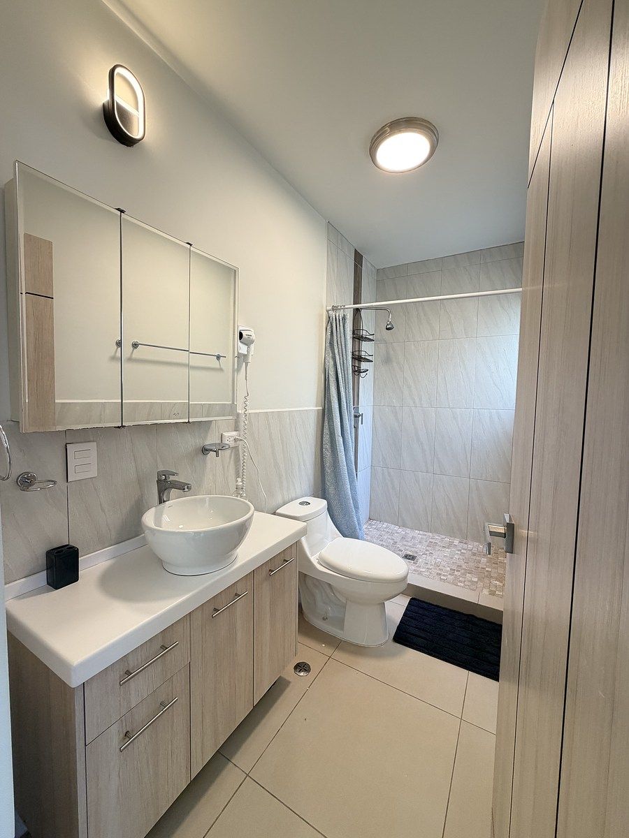 10 de 15: Baño completo en recámara principal y uno en pasillo