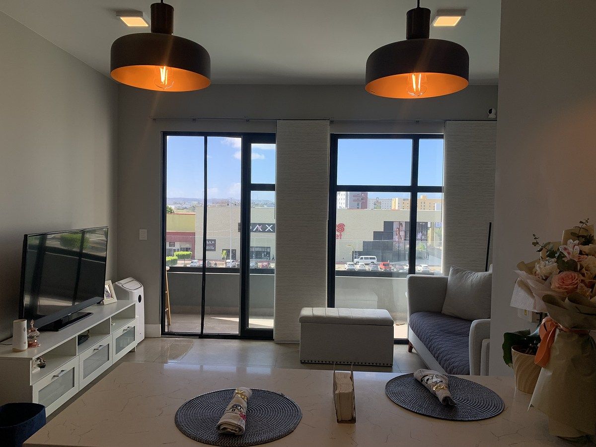 2 de 24: Conexión cocina - sala - balcón