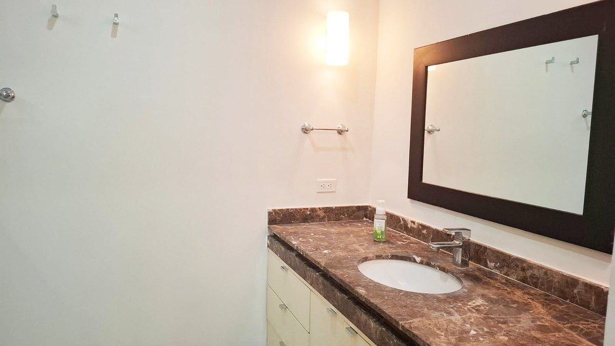 4 de 14: BAÑO PRINCIPAL