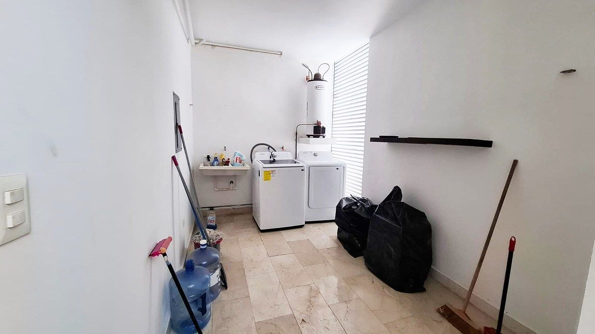 13 de 14: CUARTO DE LAVADO