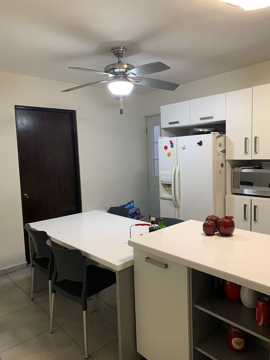 3 de 11: Cocina acceso a cuarto servicio