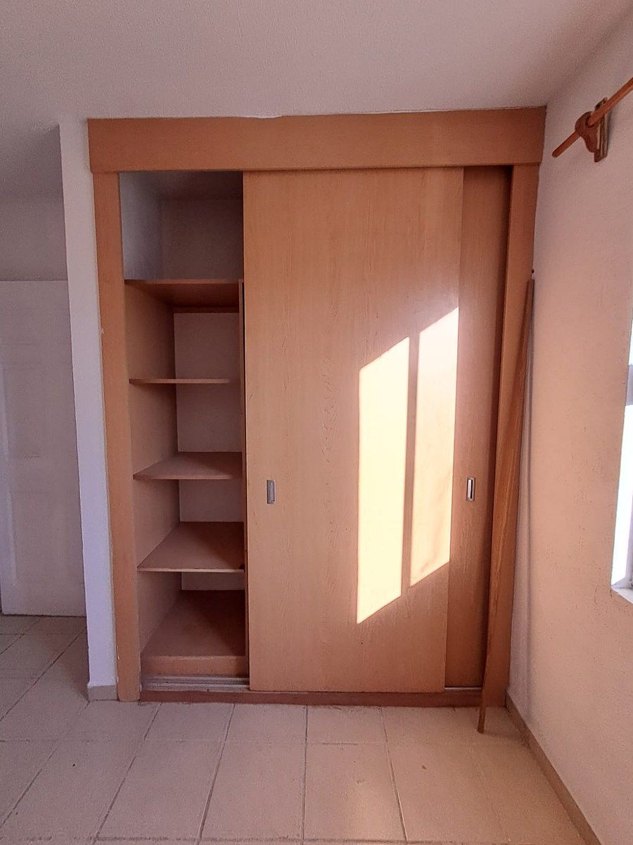 16 de 28: CLOSET CUARTO PRINCIPAL