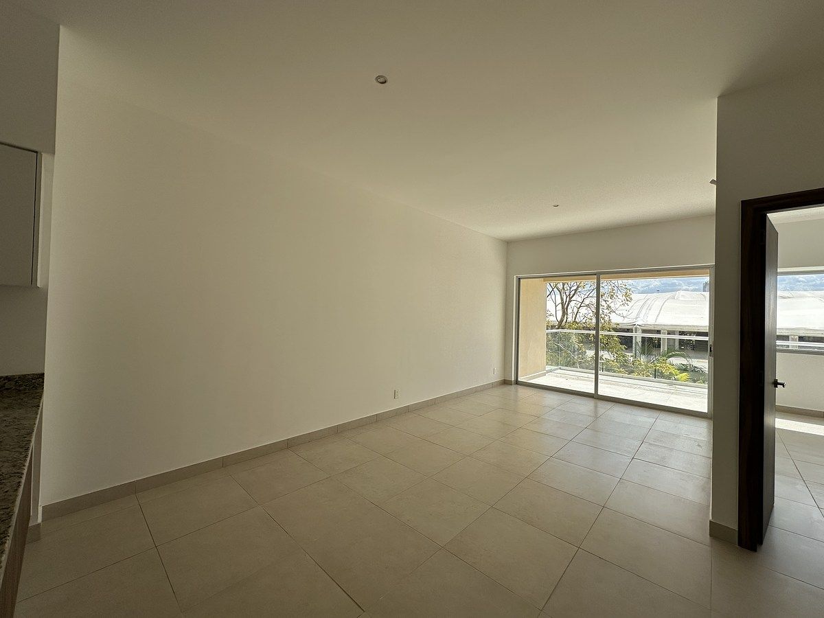 2 de 18: estancia sala-comedor