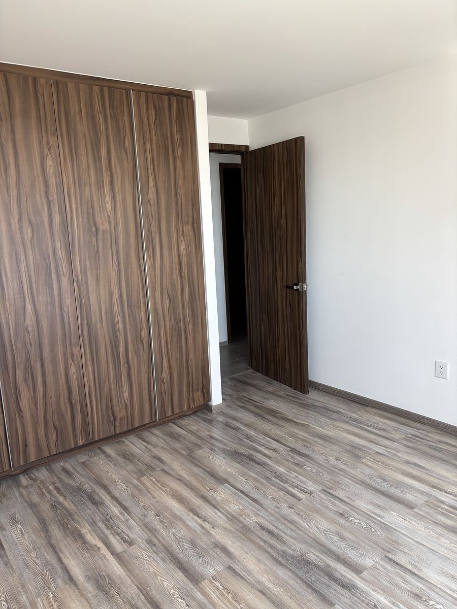 13 de 25: Closet tercera recamara