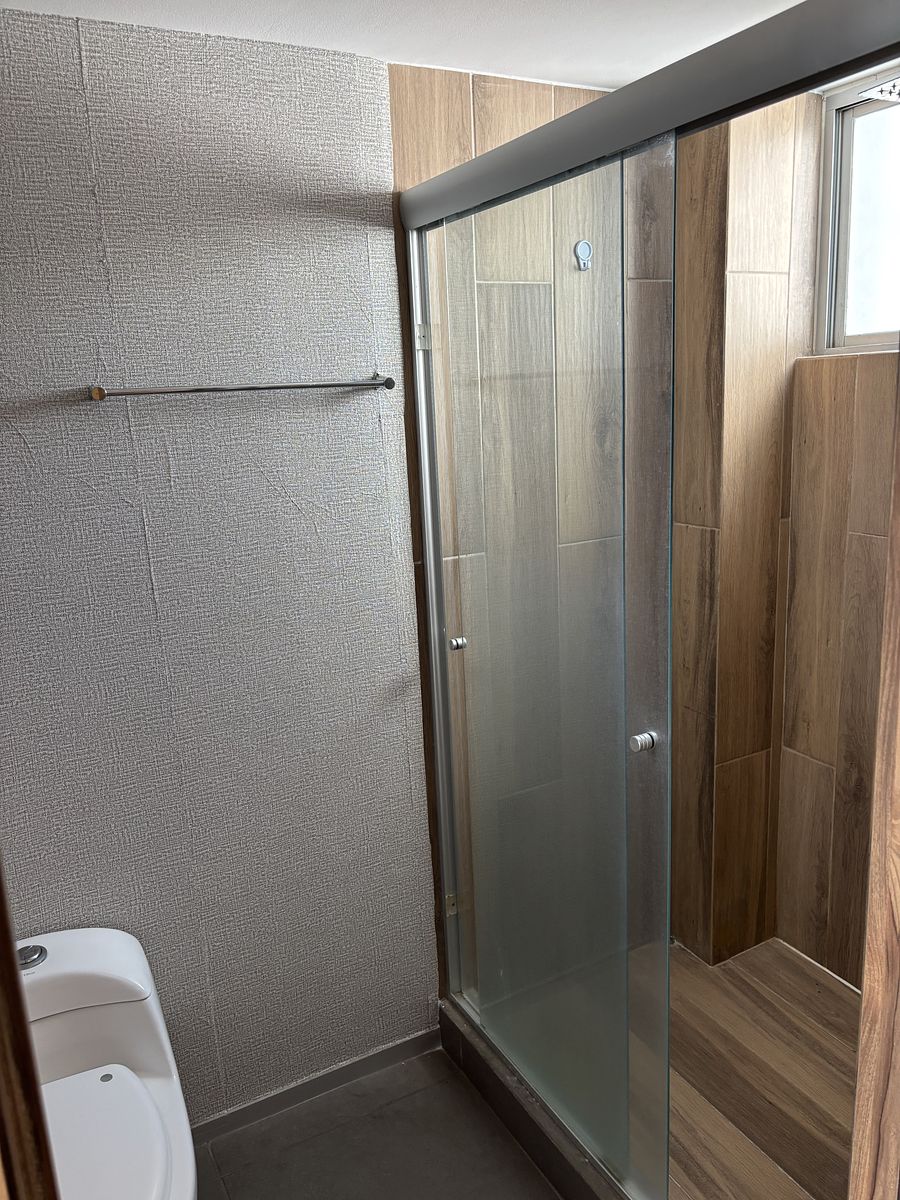 7 de 25: Baño completo recamara principal