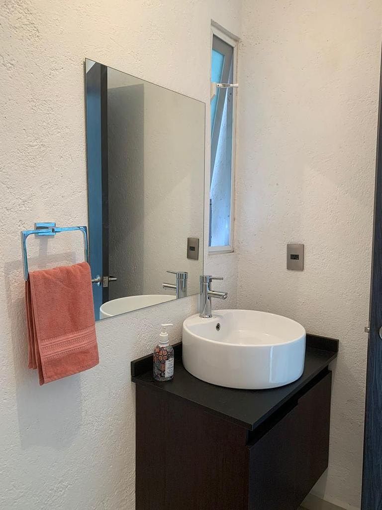 19 de 25: Baño Completo