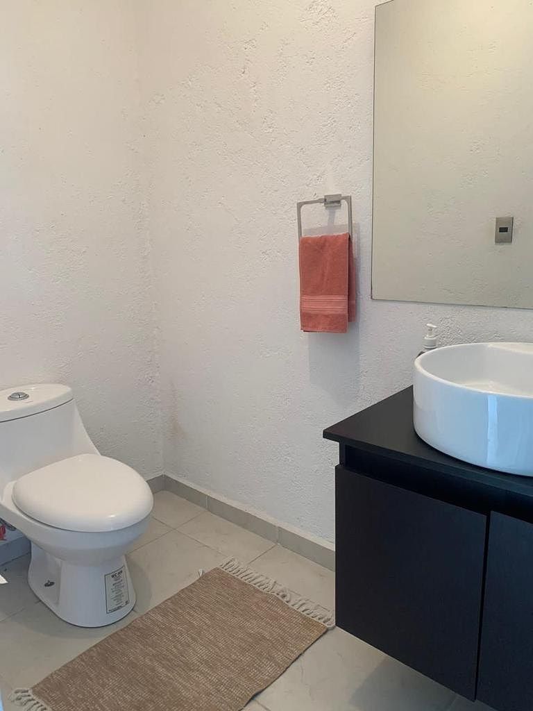 21 de 25: Baño Completo