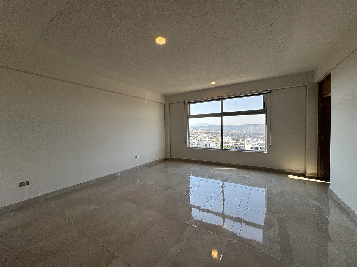 6 de 20: Sala con vista a la cañada