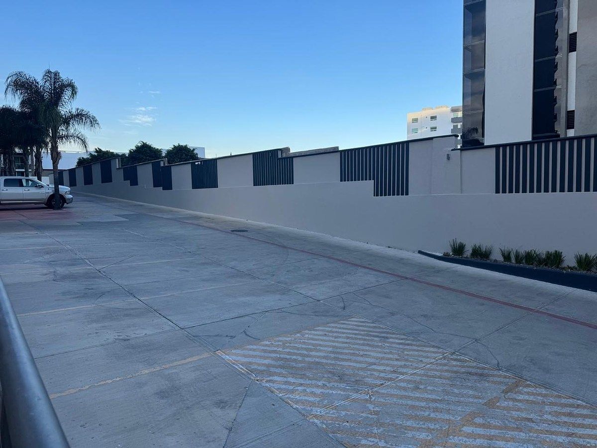 19 de 20: Estacionamiento externo