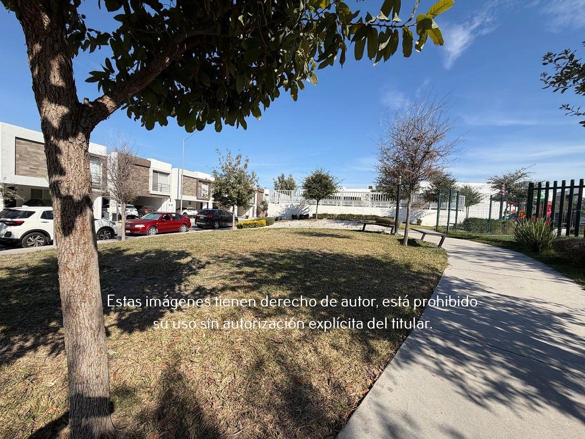 17 de 22: Casa Amueblada en Renta en Arezzo, Dominio Cumbres