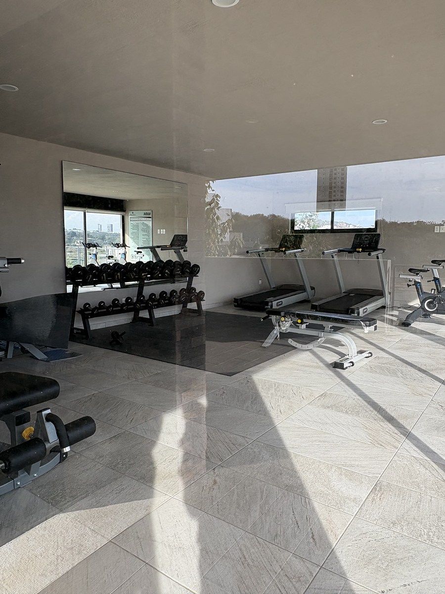 20 de 22: Gimnasio casa club