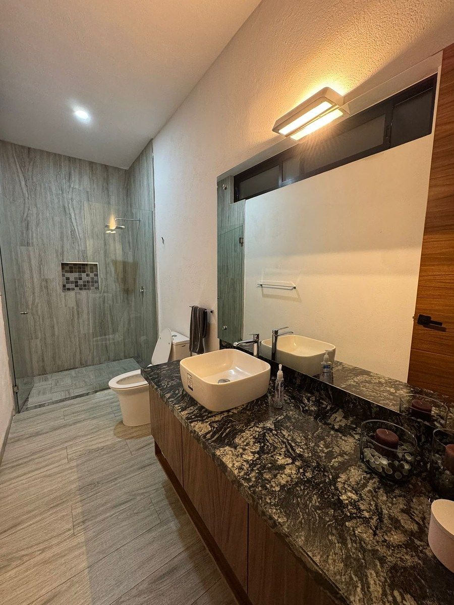 Baño visitas PB., foto 3 de 20