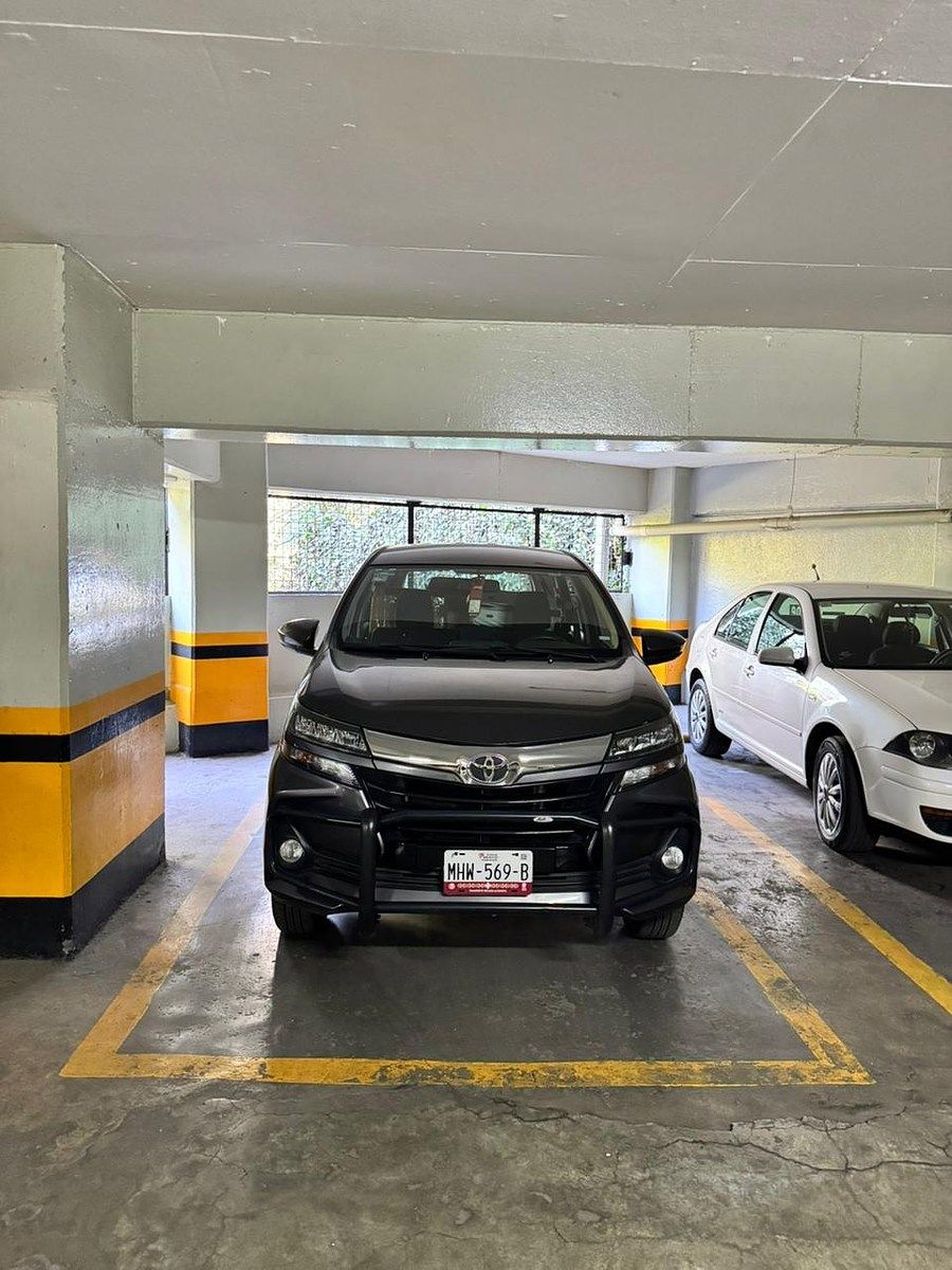 23 de 39: Tres cajones de Estacionamiento techados