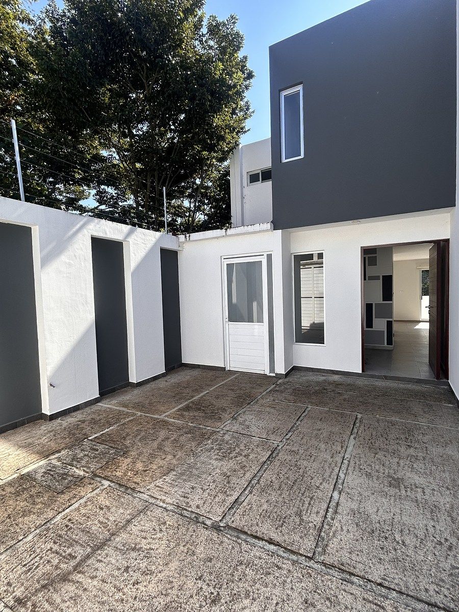 2 de 23: Fachada interior