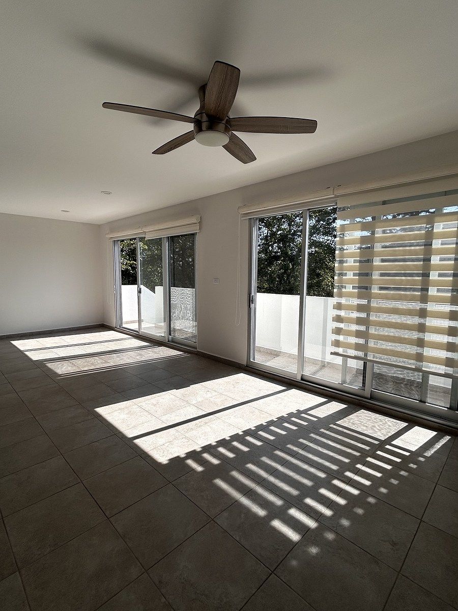 7 de 23: Sala y Comedor