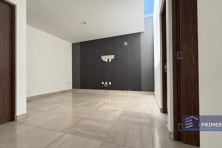 CASA À VENDA COM PREÇO NEGOCIÁVEL EM ZIBATÁ, QUERÉTARO