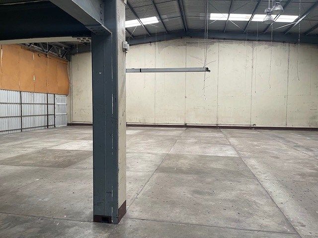 Ofi-Bodega en Renta en El Naranjo | Complejo Industrial con Seguridad - Image 4