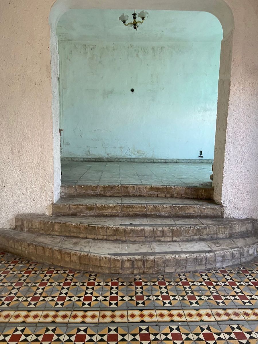 9 de 39: desnivel hacia espacio multiusos