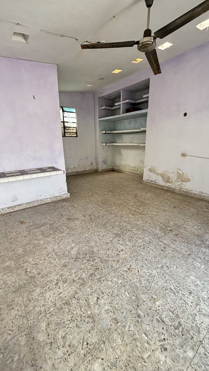 18 de 39: habitación independiente al fondo de la propiedad