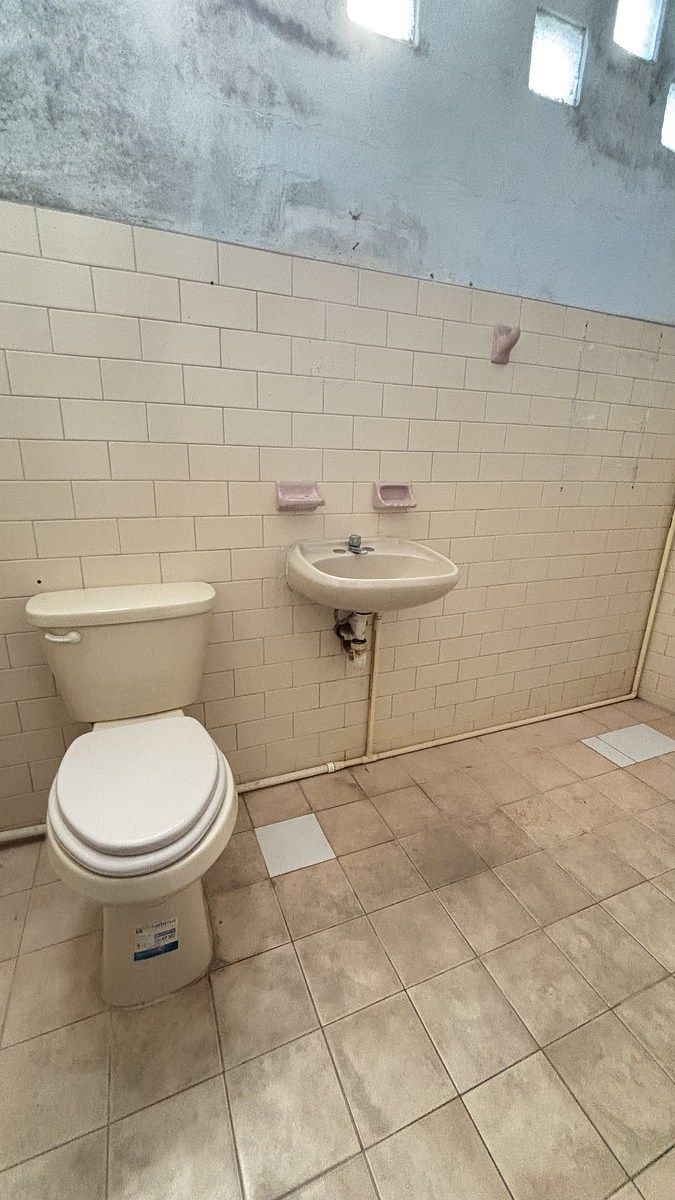 16 de 39: baño completo habitación planta baja