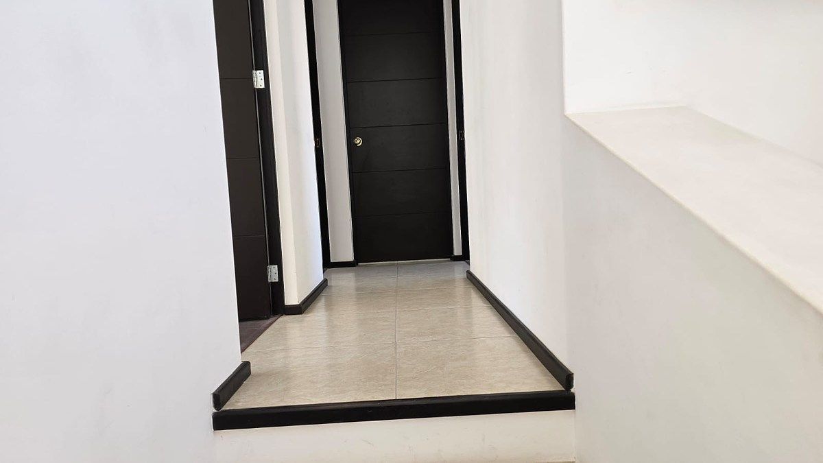 11 de 21: Vestíbulo planta alta