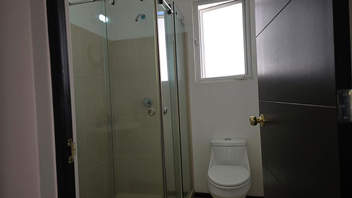 12 de 21: Baño común