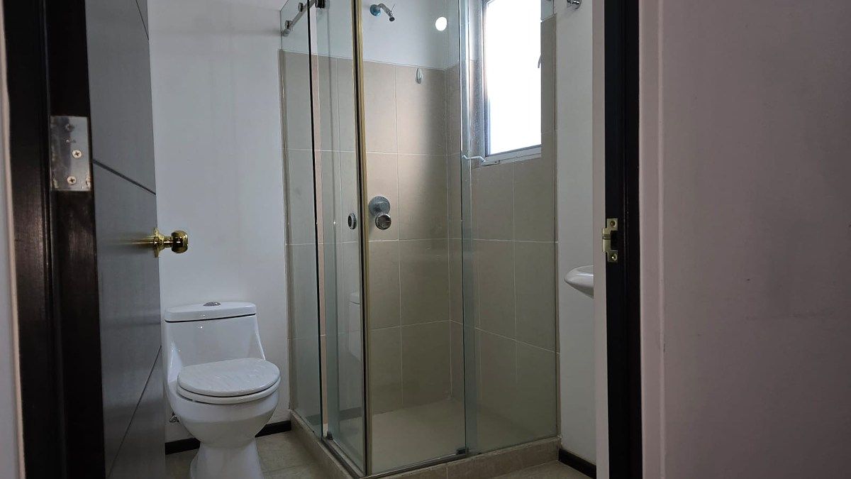 15 de 21: Baño común