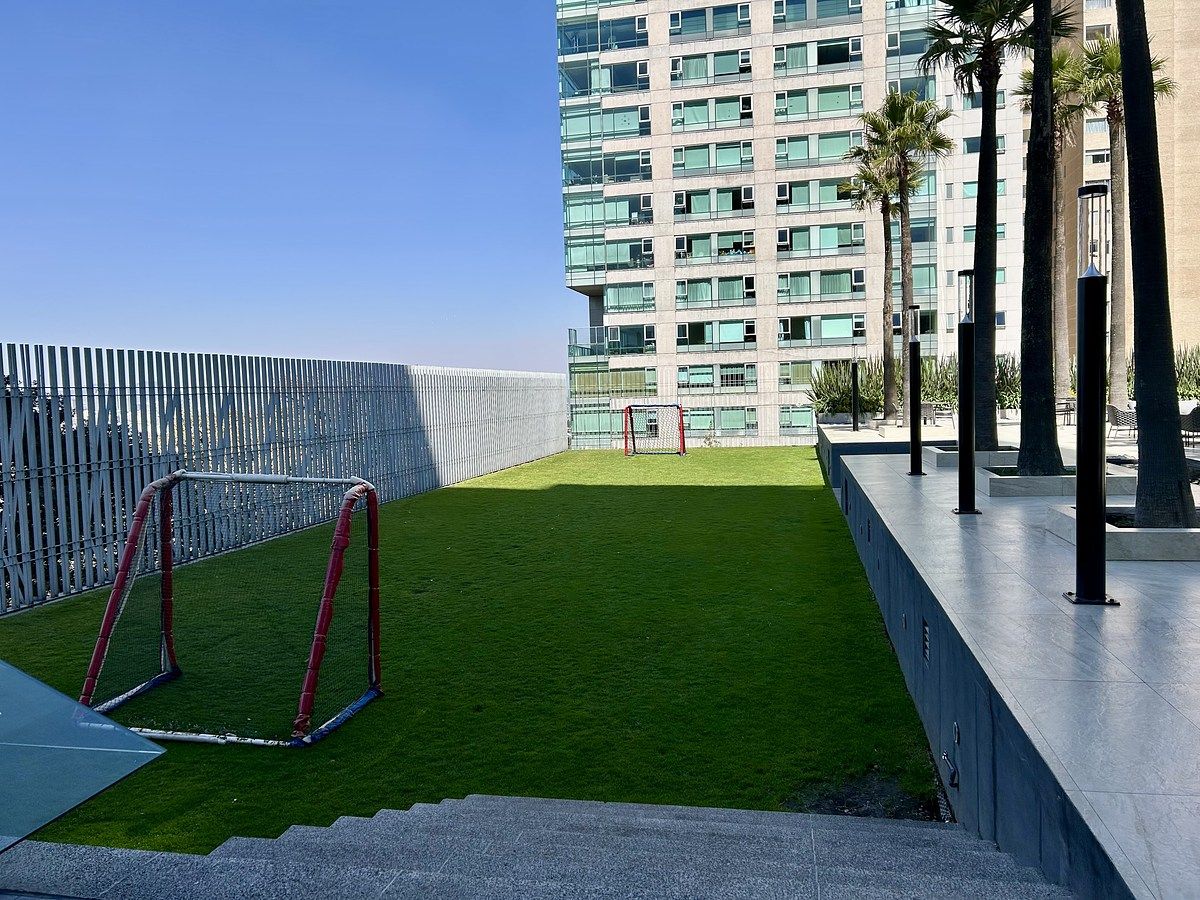 24 de 24: Cancha football rápido