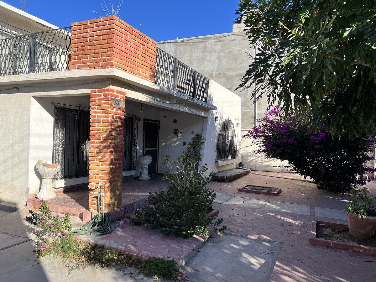 5 de 20: FACHADA PRINCIPAL