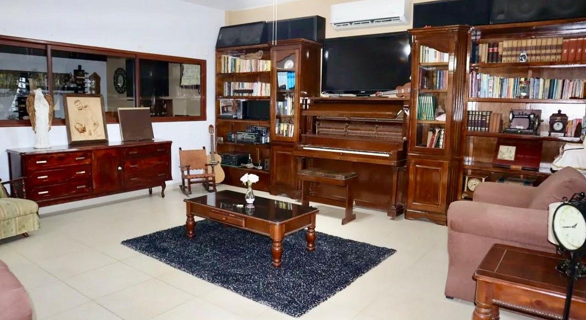 5 of 15: Estancia planta baja