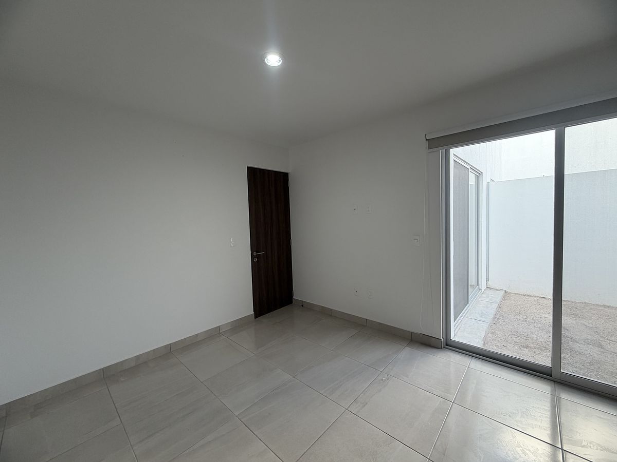 10 de 28: RECÁMARA PRINCIPAL