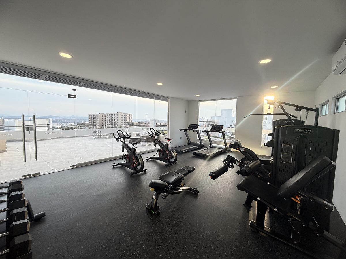 25 de 28: GYM CASA CLUB