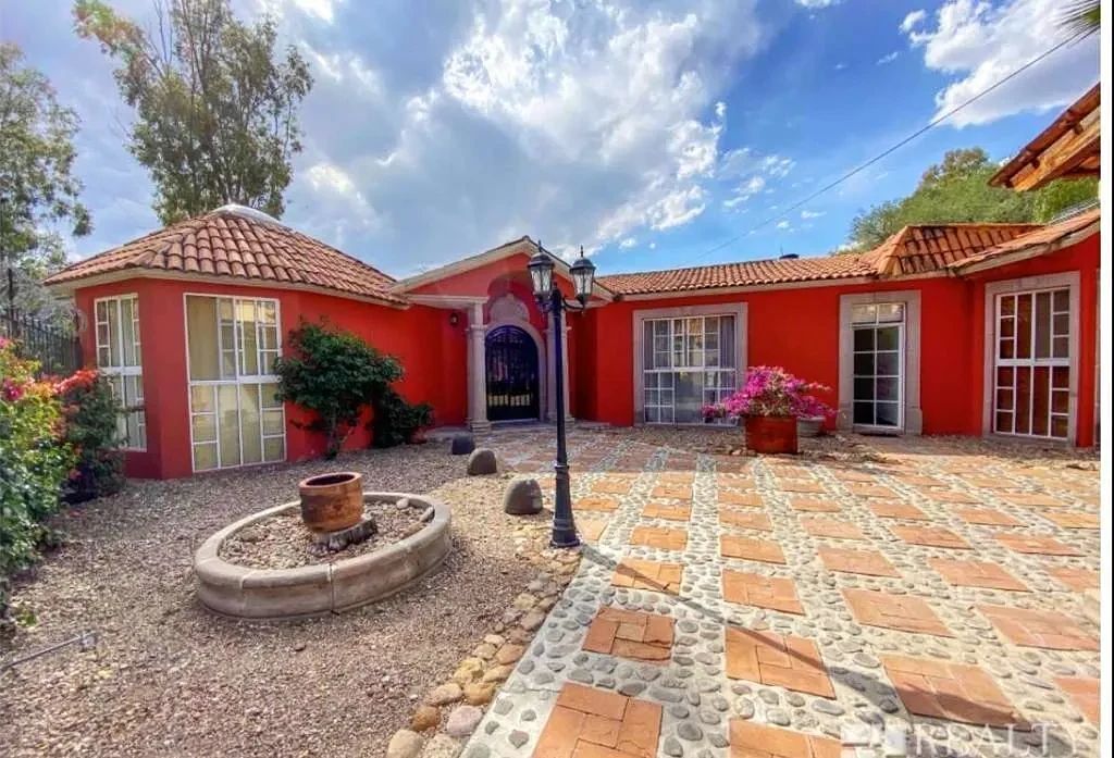 Price Reduced! Single-Story Furnished Home for Sale in Villa de los Frailes - Image 2