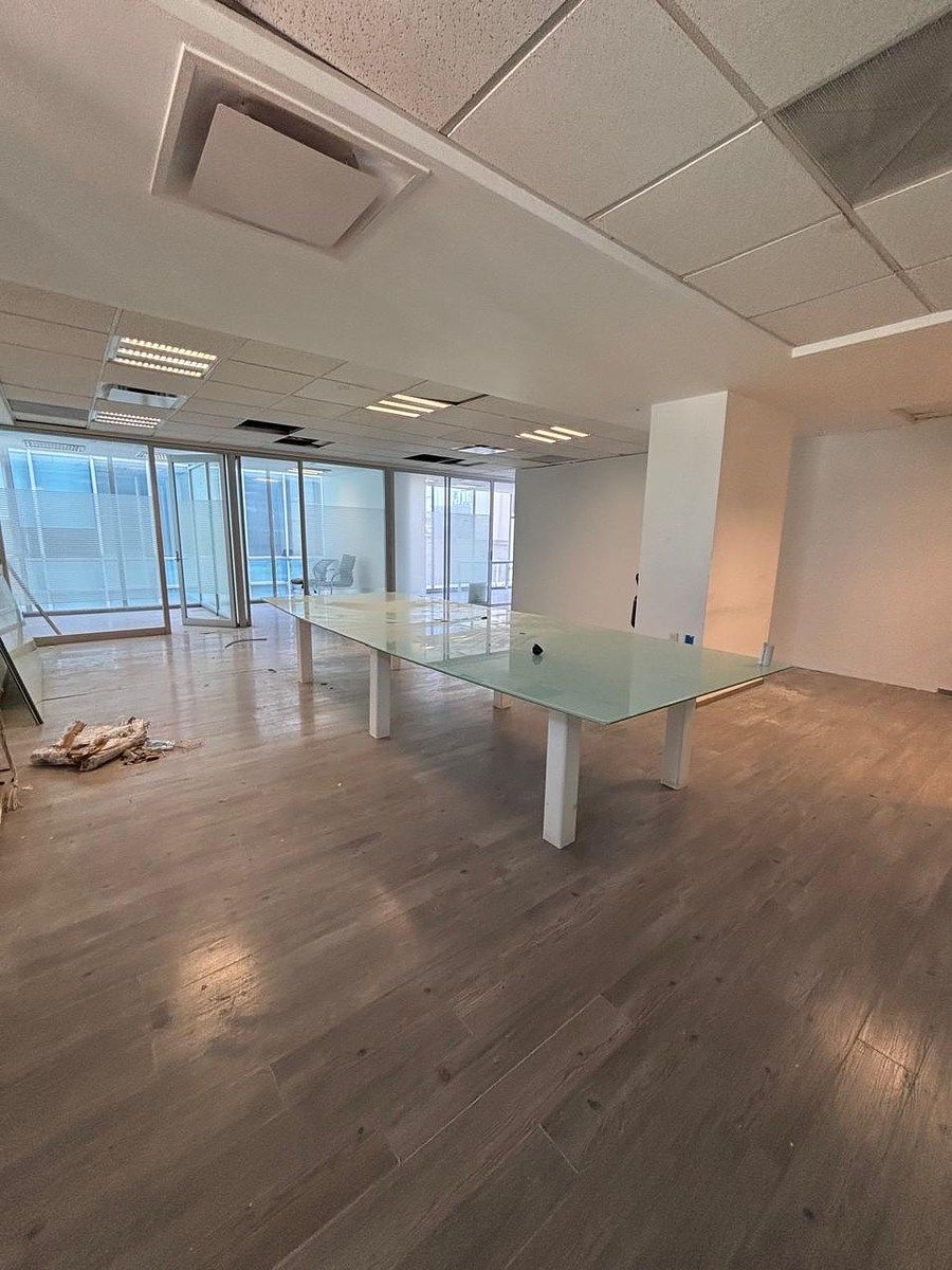 3 de 12: Sala de juntas o co working